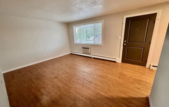 1 bed, 1 bath, 650 sqft, $1,125, Unit 19
