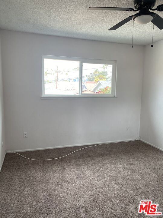 4252 Woodlawn Ave.