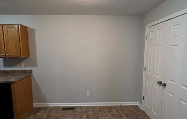 3 beds, 2 baths, $1,000, Unit 367D