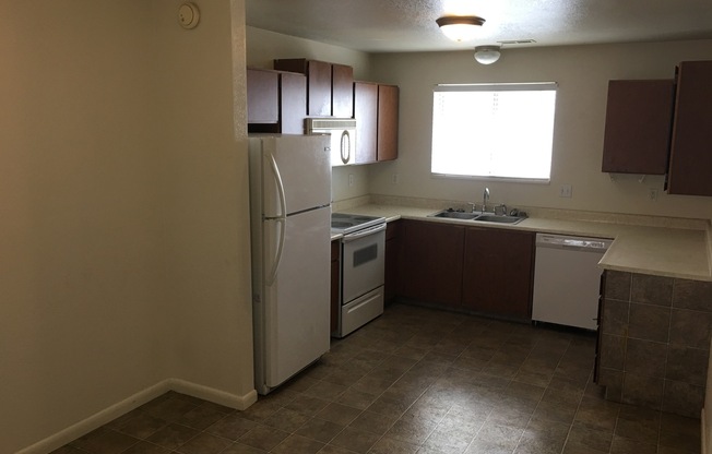 3 beds, 1 bath, $1,195