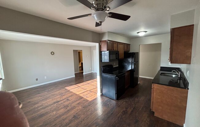 1 bed, 1 bath, 650 sqft, $995, Unit 23-203