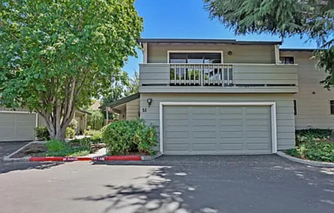 Lovely and Spacious 3BR 2.5BA Townhouse in desired Mountain View Area