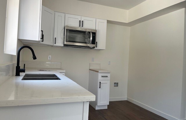 1 bed, 1 bath, 1,084 sqft, $1,700, Unit 1/2