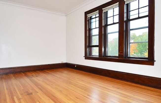 1 bed, 1 bath, 410 sqft, $985, Unit 3 - 31