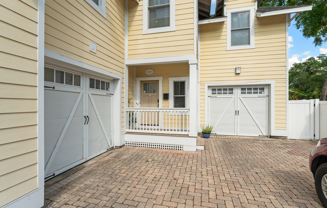 2223 AMHERST AVE