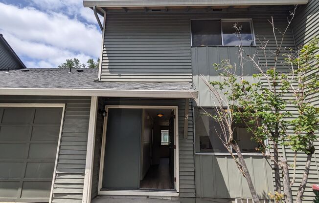 3 beds, 1.5 baths, 1,500 sqft, $1,893, Unit 2712-3
