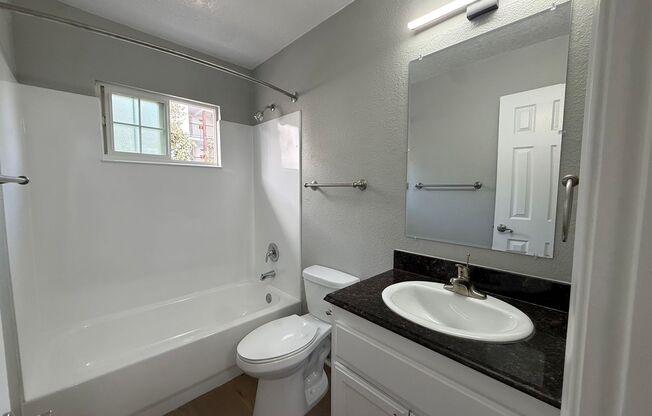 2 beds, 1 bath, 850 sqft, $2,790, Unit 785G
