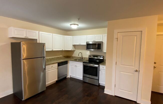For Rent: Stylish Urban Living at 1618 Bank Street – Your City Lifestyle Awaits!