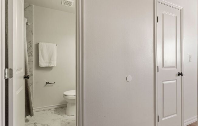 1 bed, 1 bath, 570 sqft, $950, Unit 82-102