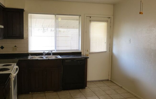 2 beds, 2 baths, $1,350