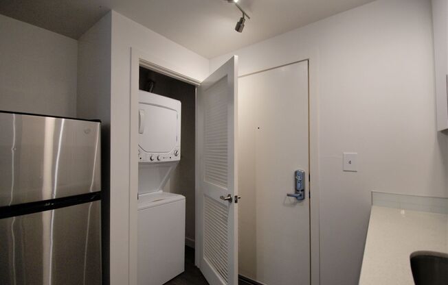 Studio, 1 bath, 356 sqft, $1,395, Unit 12 NEW