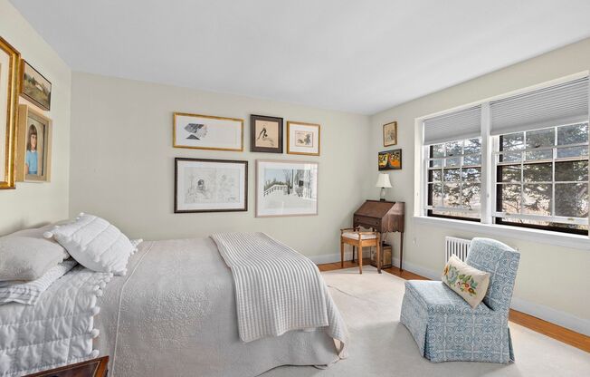 PARKING - SUNNY - EXTRA STORAGE - CLEVELAND CIRCLE