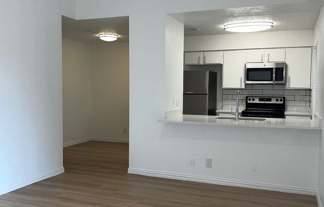 2 beds, 1 bath, 825 sqft, $1,295, Unit 211