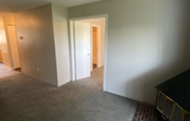 2 beds, 2 baths, 856 sqft, $869, Unit 2827-1806