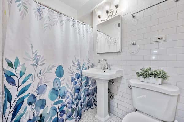 3777 INDEPENDENCE AVE W