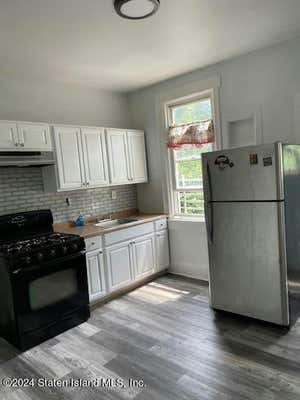 3 beds, 1 bath, 1,150 sqft, $3,705