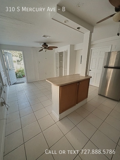 310 S MERCURY AVE