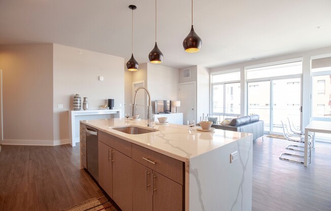 2 beds, 2 baths, 1,528 sqft, $2,300, Unit 612