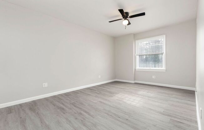 2 beds, 2 baths, $895, Unit 2