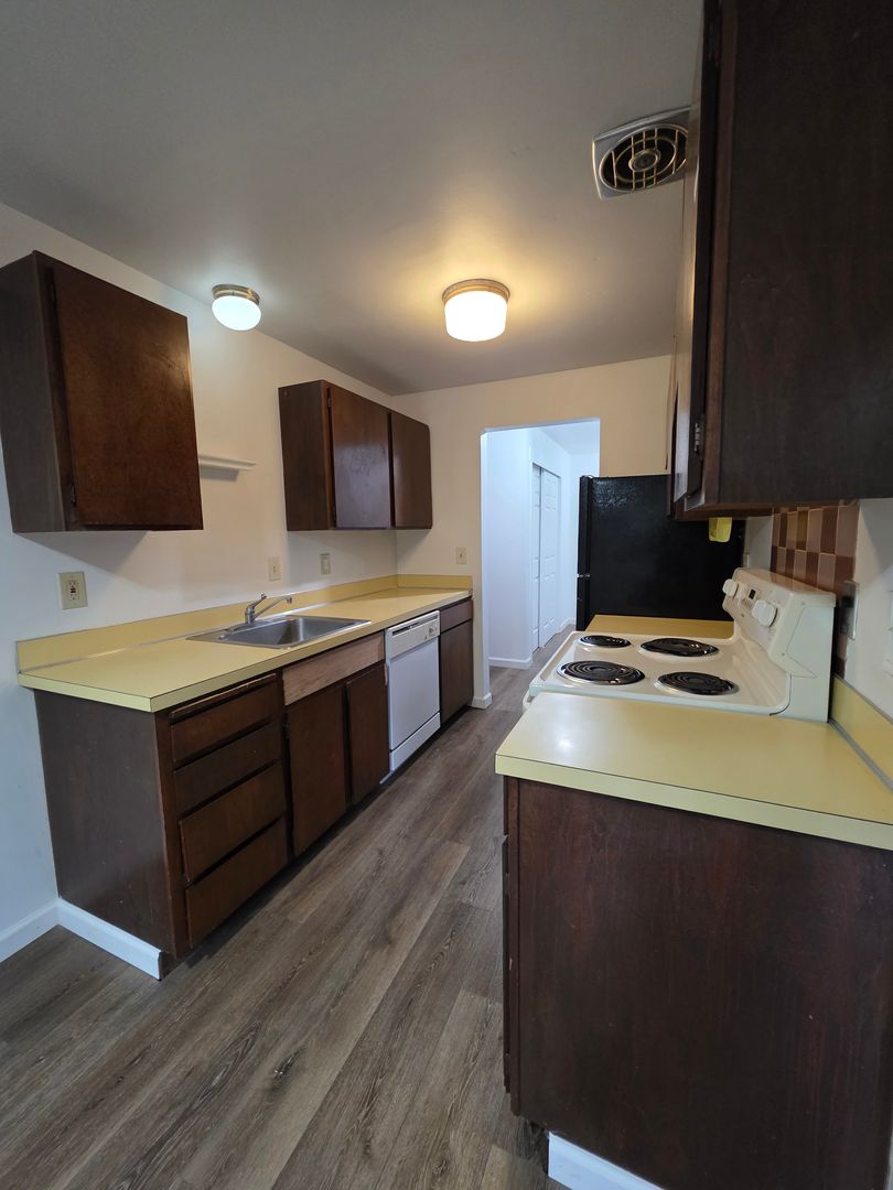 A925 - Woodhaven Apartments