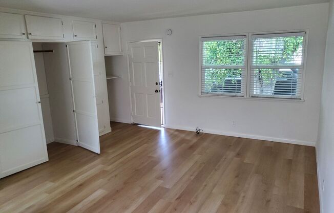 4401-5 CENTINELA AVE/HARDING