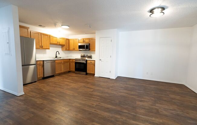 4 beds, 4 baths, 1,050 sqft, $2,600, Unit AAT2-707