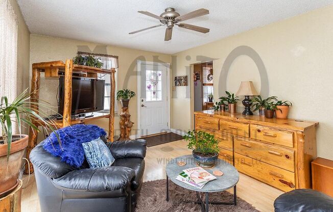 Charming Finch Arboretum Home