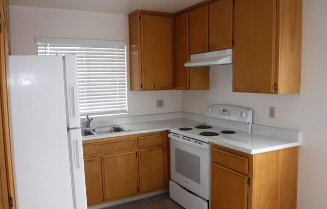 2 beds, 2 baths, $2,500, Unit 8