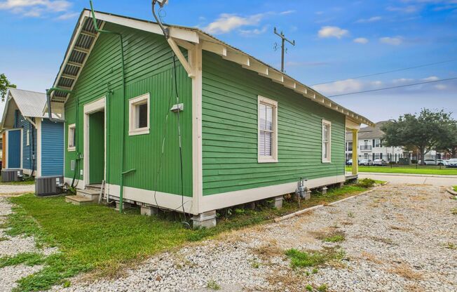 2 Bedroom, 1 Bathroom Home Near UL!