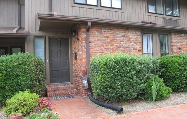 Chapel Hill / The Oaks Townhome