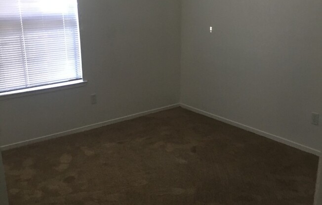 2 beds, 1 bath, 825 sqft, $1,695, Unit 0125