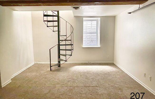 1 bed, 1 bath, 645 sqft, $1,250, Unit 207