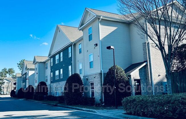 376 S KERR AVE