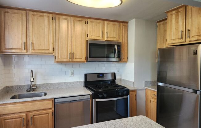 1 bed, 1 bath, 663 sqft, $1,995, Unit D-05