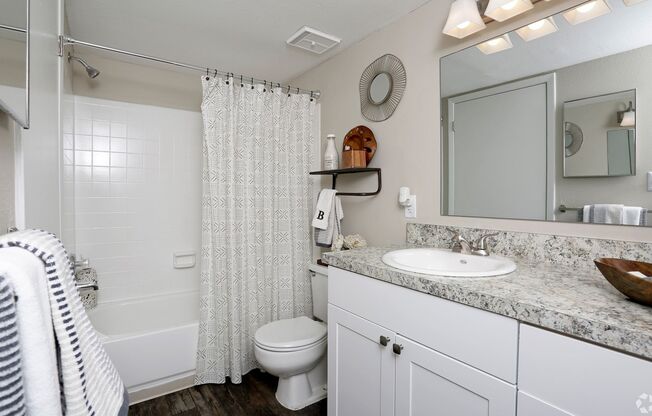 3 beds, 2 baths, 1,300 sqft, $1,979, Unit 7517-201