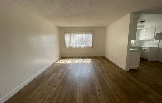 1 bed, 1.5 baths, 700 sqft, $1,875, Unit Unit 4