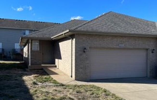 3 beds, 2 baths, $1,195