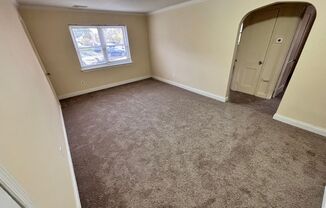 2 beds, 1 bath, $1,100, Unit 0043BTH