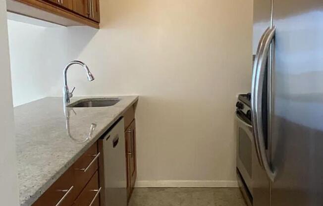 1 bed, 1 bath, 585 sqft, $4,500, Unit 15H