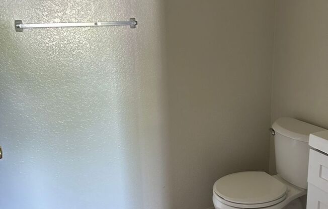 1 bed, 1 bath, 660 sqft, $1,800, Unit 03