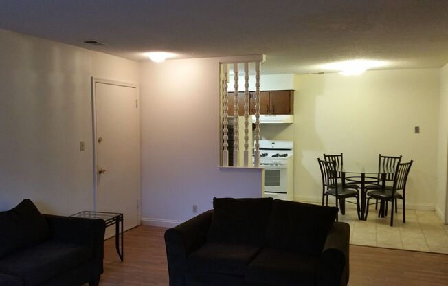 2 beds, 1.5 baths, 800 sqft, $720