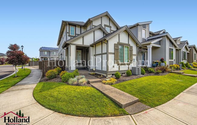 Gorgeous 3-Bed Hillsboro Home with a Fenced Yard!