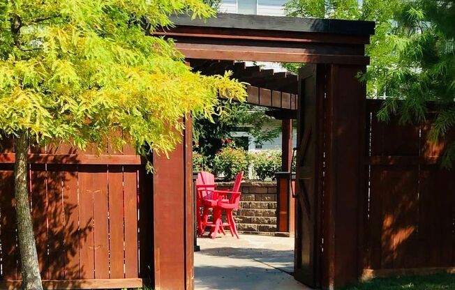 1 bed, 1 bath, 695 sqft, $1,296, Unit 1010 on the Lake - One Bedrooms with Courtyard and Lakeviews