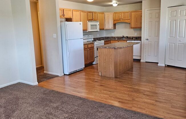 847-6 PRESS 940 VILLAGE CIR #A - D