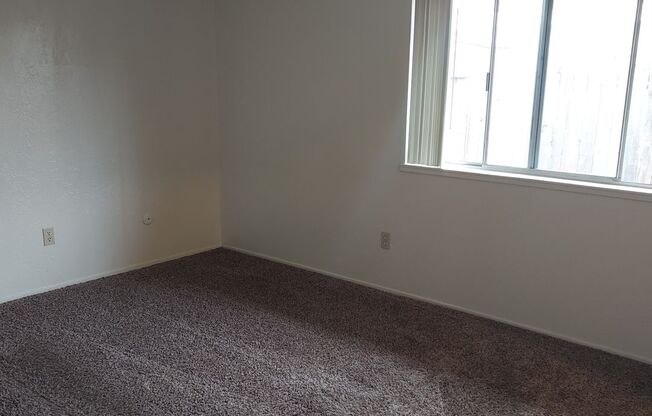 2 beds, 1 bath, $2,400