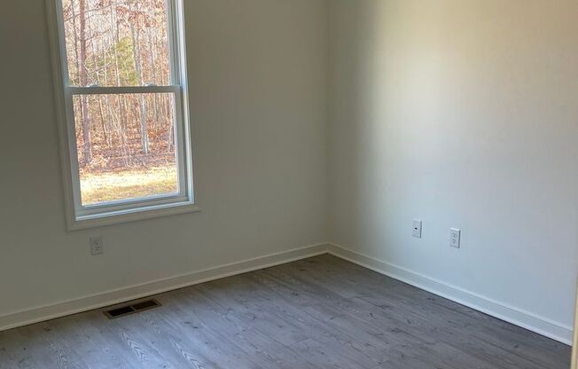 3 bedroom / 1 bath apartment (upstairs) Cumberland VA