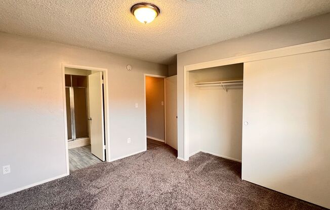 2 beds, 2 baths, $1,695, Unit 4