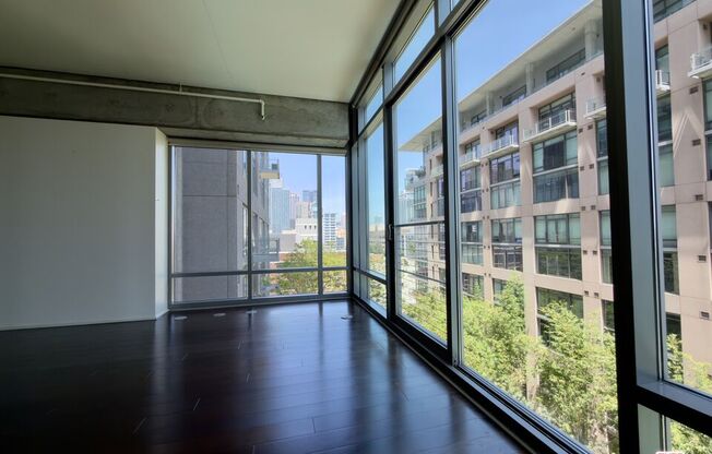 1 bed, 1 bath, 860 sqft, $2,695, Unit 907