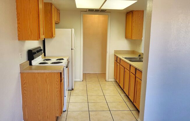 AFFORDABLE UNIT ON THE PHOENIX/TEMPE BOARDER!