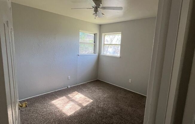 4 beds, 1 bath, $1,250